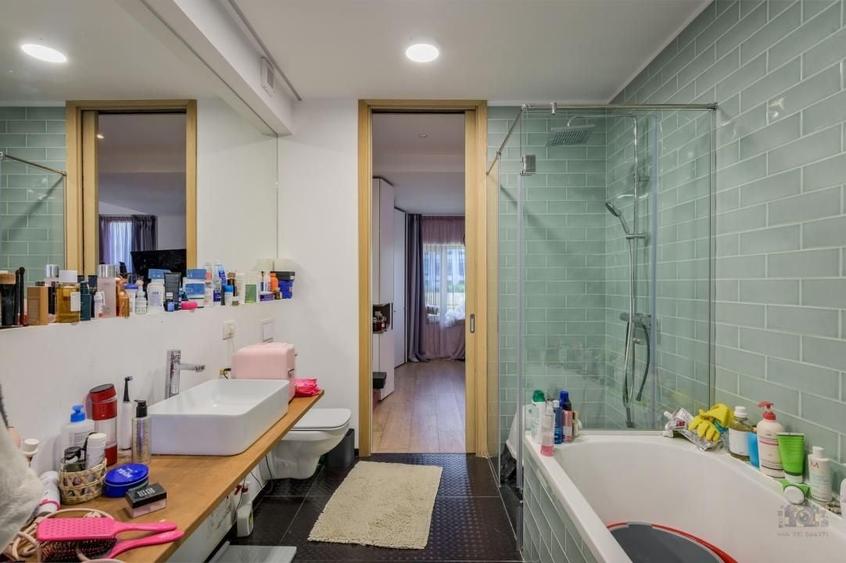 Casă individuală cu 4 camere cu Canalizare în Central