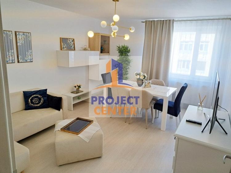 Apartament cu 4 camere decomandat, mobilat în Ultracentral