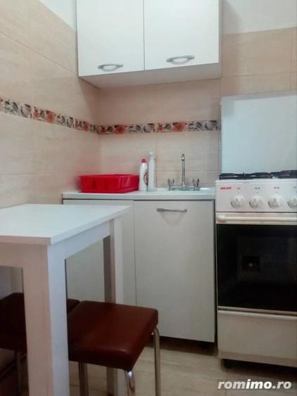 Garsonieră decomandată în Lipovei