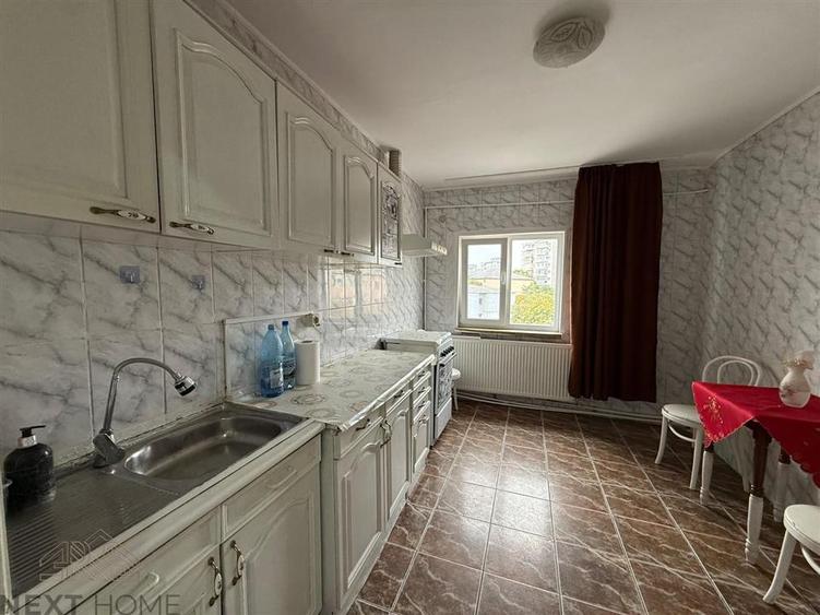 Apartament cu 3 camere decomandat în Brăilei