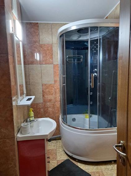 Garsonieră decomandată în Central