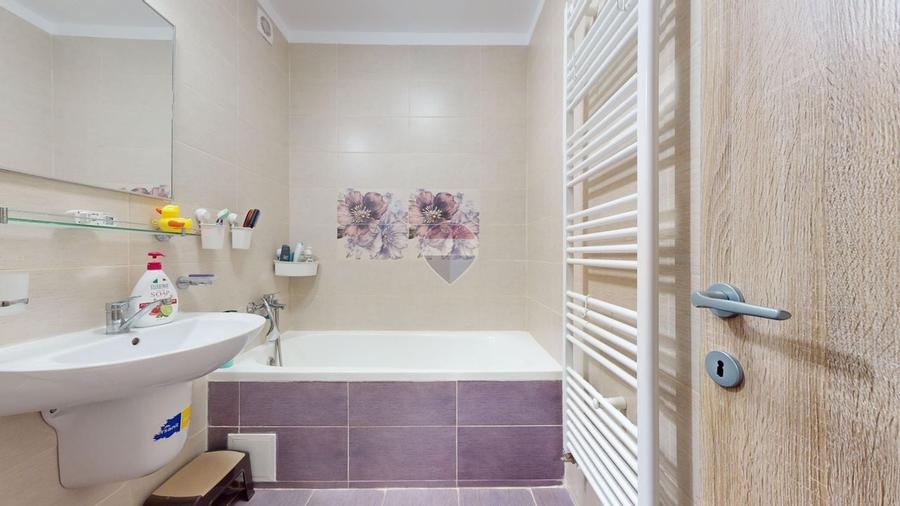 Apartament cu 2 camere decomandat, mobilat în Tractorul