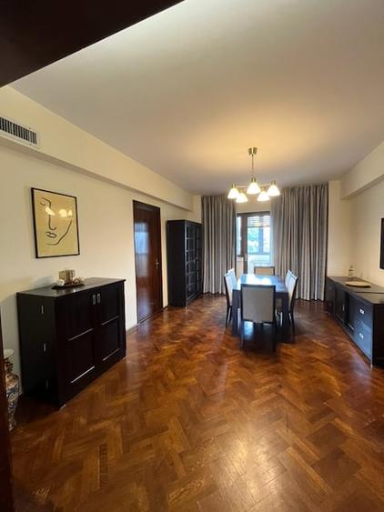 Apartament cu 5 camere semidecomandat în Unirii