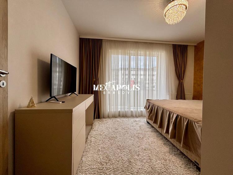 Apartament cu 3 camere decomandat în Tractorul