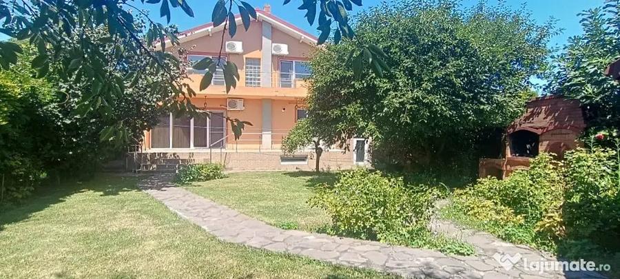 Casă cu 4 camere cu Teren 471 Mp în Agigea