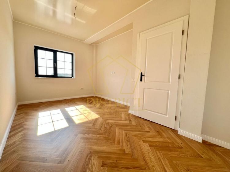 Duplex cu 5 camere cu Canalizare în Giroc