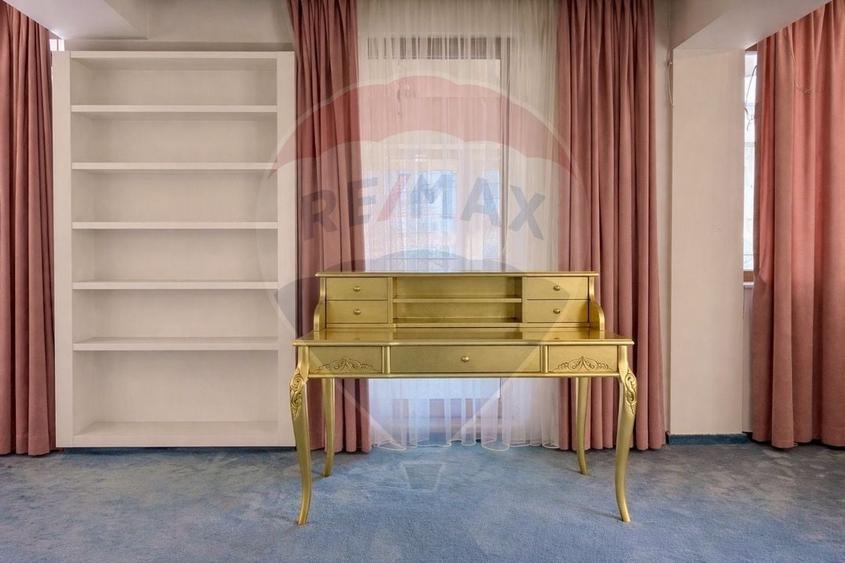 Casă cu 8 camere cu Piscina în Stadion