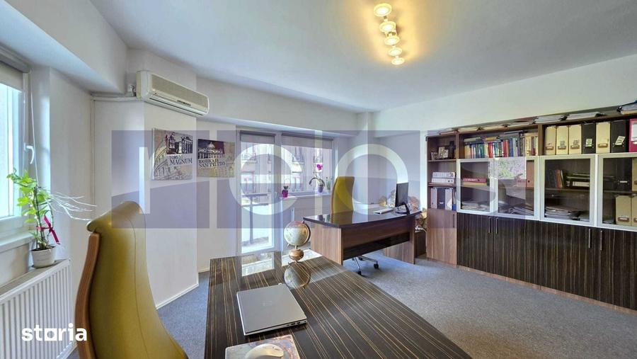 Apartament cu 4 camere decomandat în Centrul Istoric