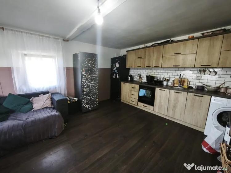Casă cu 2 camere cu Teren 5567 Mp în Frătăuții Vechi