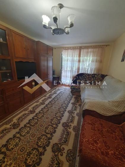 Apartament cu 3 camere decomandat, mobilat în Tractorul