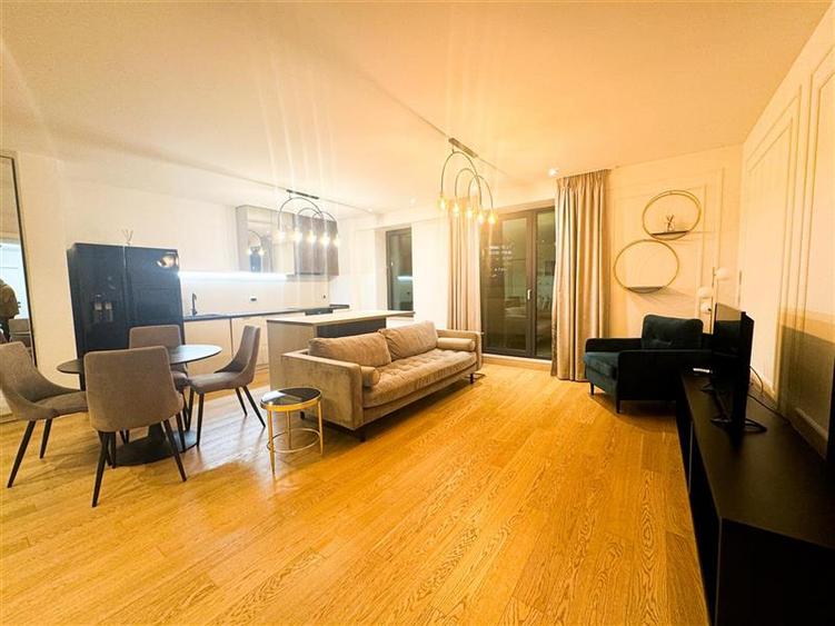 Apartament cu 3 camere semidecomandat, mobilat în Aviației