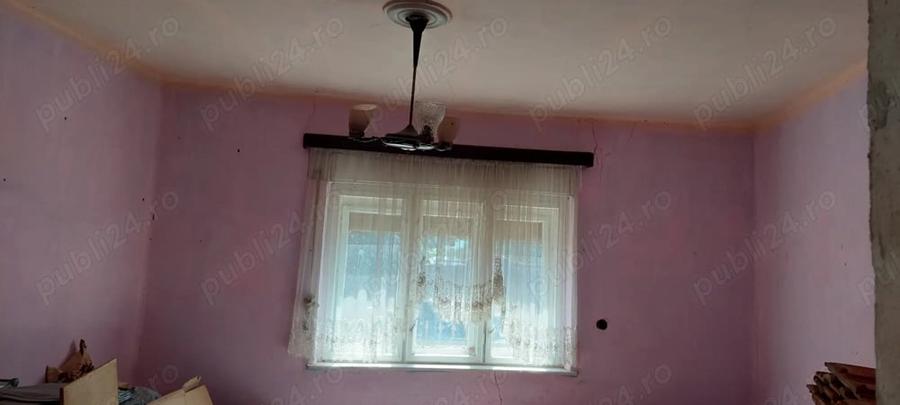 Casă cu 3 camere cu Teren 1054 Mp în Ucuriș