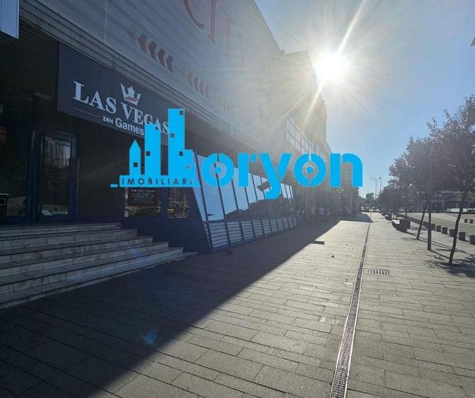 Spațiu comercial, de 289 mp, în Ultracentral