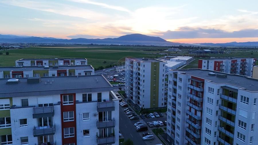 Apartament cu 3 camere decomandat, mobilat în Avantgarden