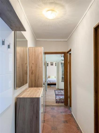 Apartament cu 3 camere semidecomandat în Calea Aradului