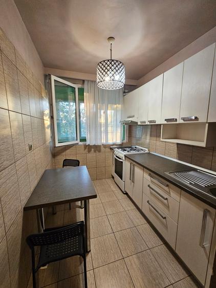 Apartament cu 2 camere semidecomandat în Lacul Tei