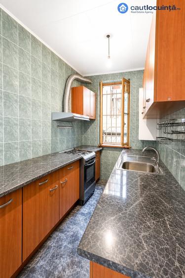 Apartament cu 3 camere în P-ța Romană