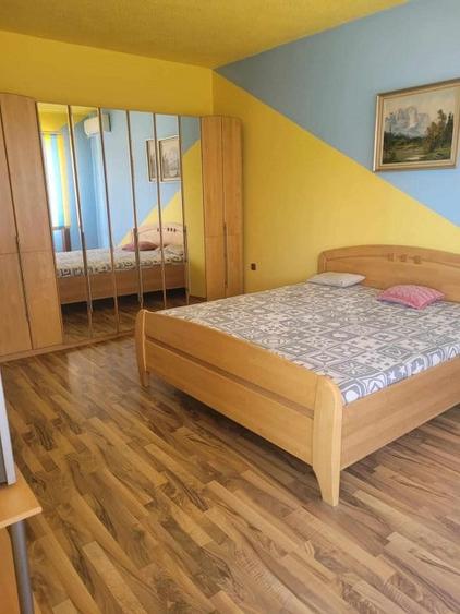 Casă individuală cu 6 camere cu Canalizare în Nădlac