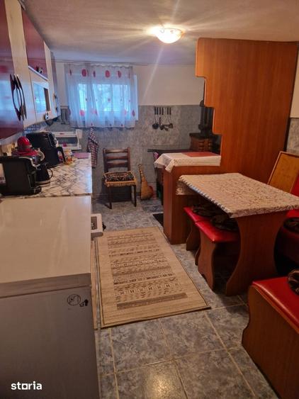Casă cu 4 camere cu Teren 1000 Mp în Mihai Eminescu