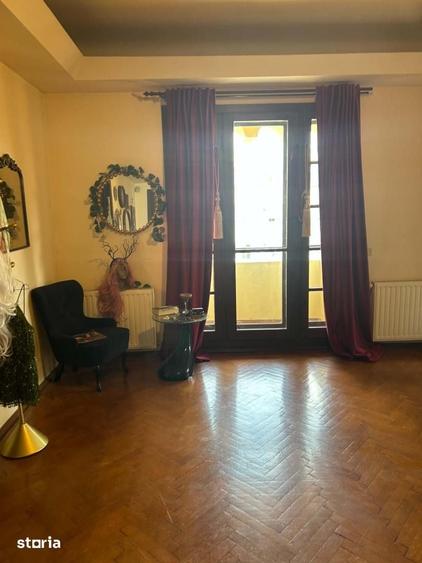 Apartament cu 5 camere în Centrul Civic