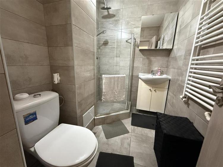 Apartament cu 2 camere nedecomandat în Republicii