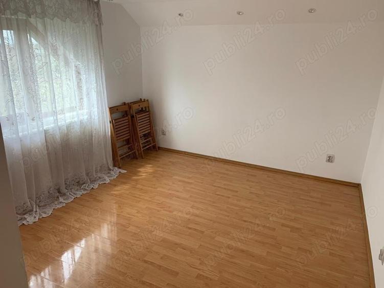 Casă cu 5 camere cu Teren 1000 Mp în Miroslava