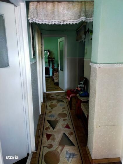 Apartament cu 3 camere decomandat în Școlilor