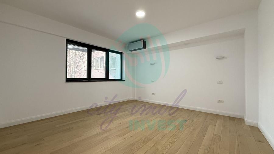 Apartament cu 3 camere semidecomandat în Polonă