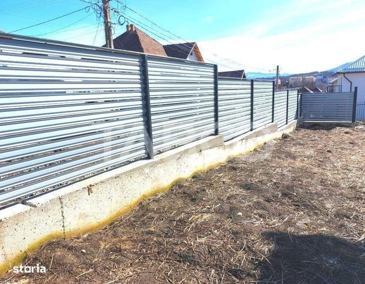 Casă cu 4 camere decomandat în Central