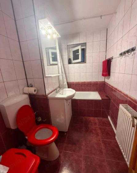 Apartament cu 3 camere decomandat în Buzaului
