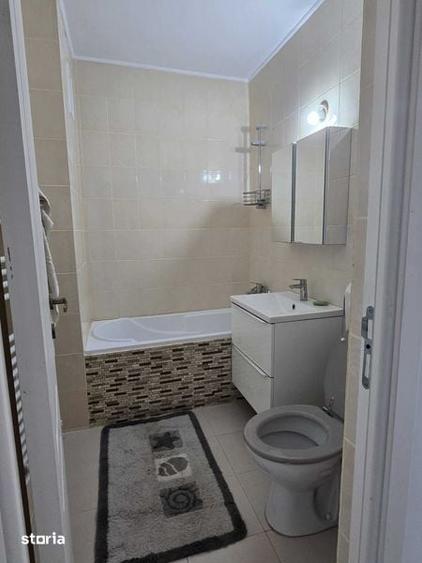 Apartament cu 4 camere semidecomandat în Central