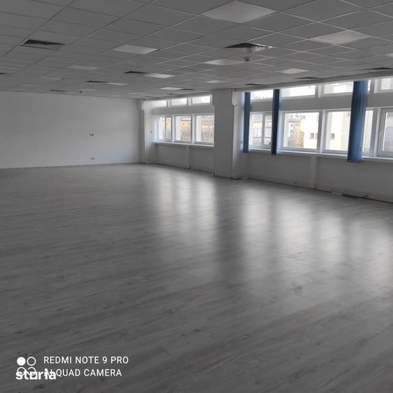 Spațiu comercial, de 100 mp, în Podu Roș