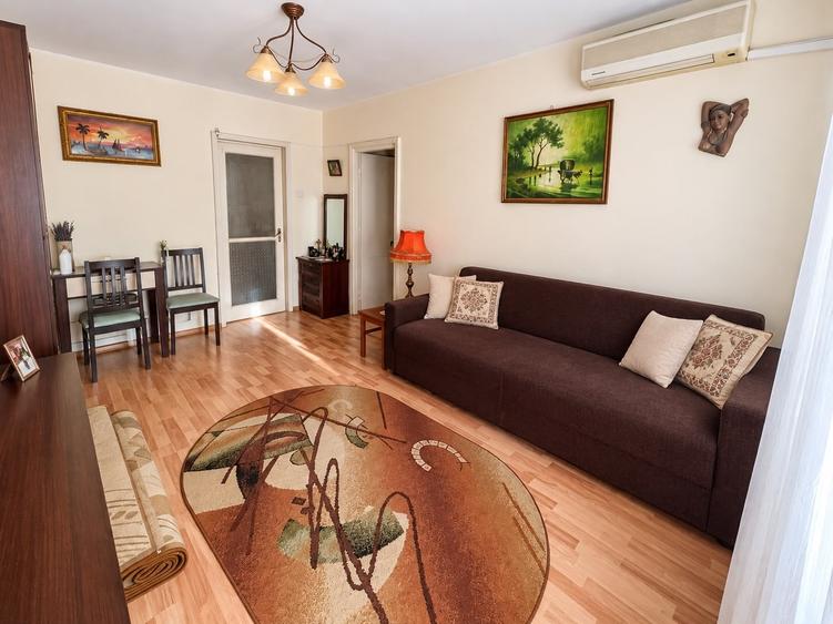 Apartament cu 3 camere decomandat în Iancului