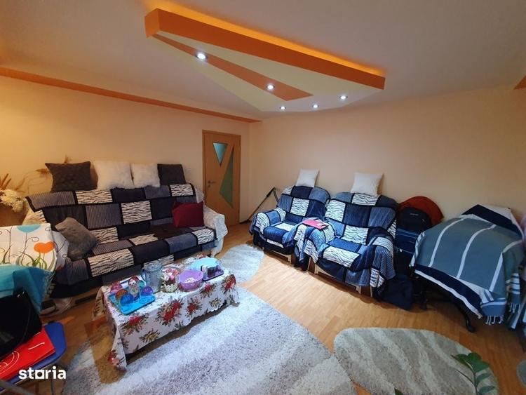 Apartament cu 3 camere semidecomandat în Kiriac