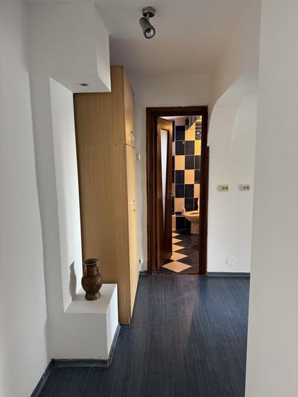 Apartament cu 3 camere decomandat în Păcurari