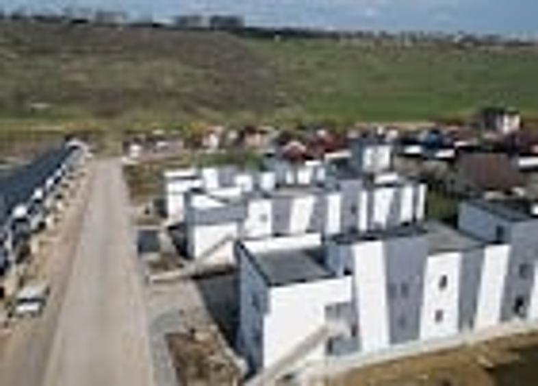 Apartament cu 2 camere decomandat în Rediu