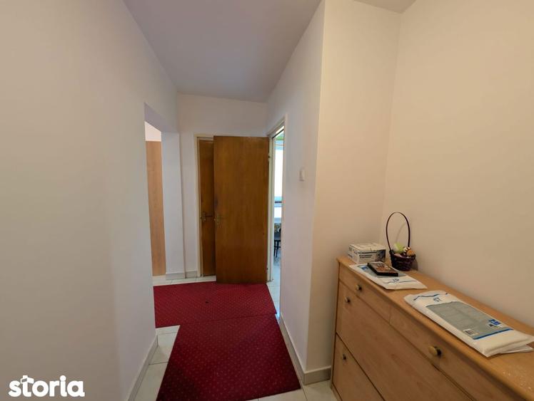 Apartament cu 3 camere decomandat în Colentina