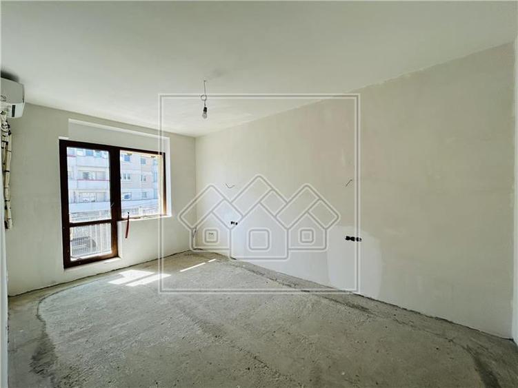Apartament cu 2 camere semidecomandat în Central