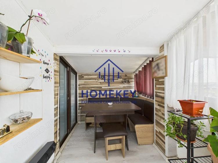 Apartament cu 3 camere semidecomandat, mobilat în Central