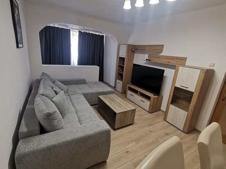Apartament cu 3 camere decomandat în Mihai Viteazul