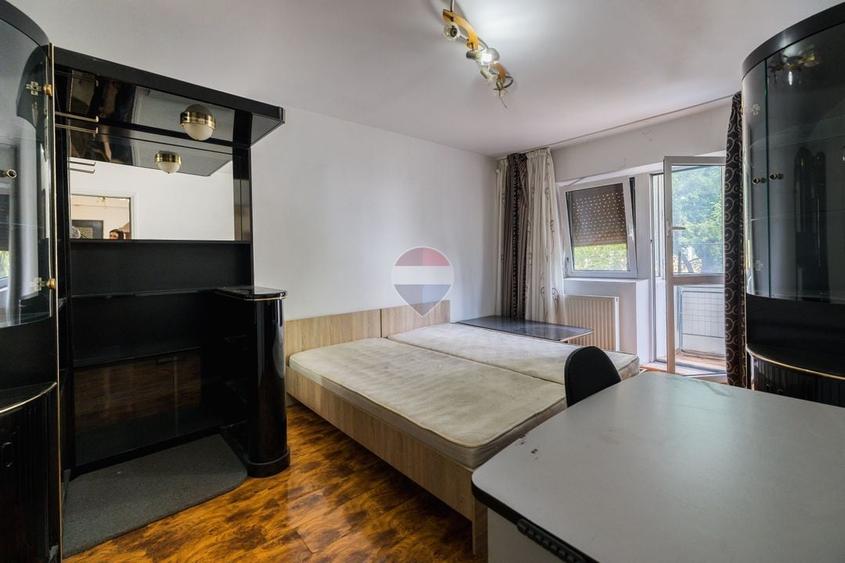 Apartament cu 3 camere decomandat în Central