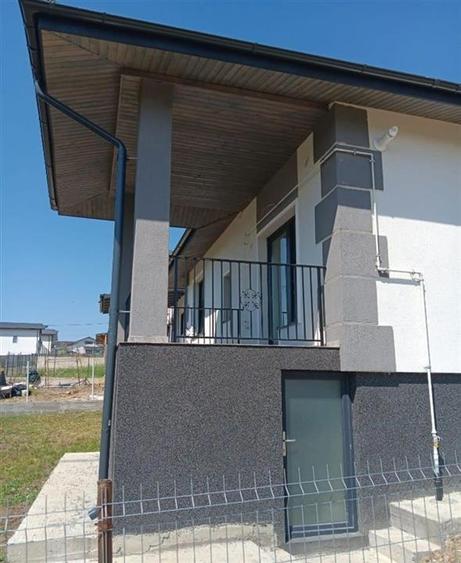 Casă individuală cu 4 camere cu Teren 440 Mp în Valea Adâncă