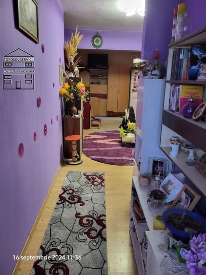 Apartament cu 3 camere decomandat în Sânmartin