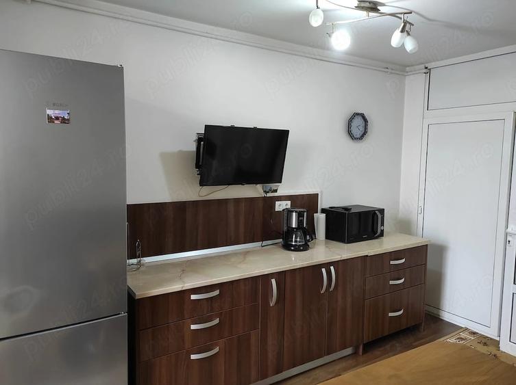 Apartament de inchiriat, decomandat, cu 3 camere - 4