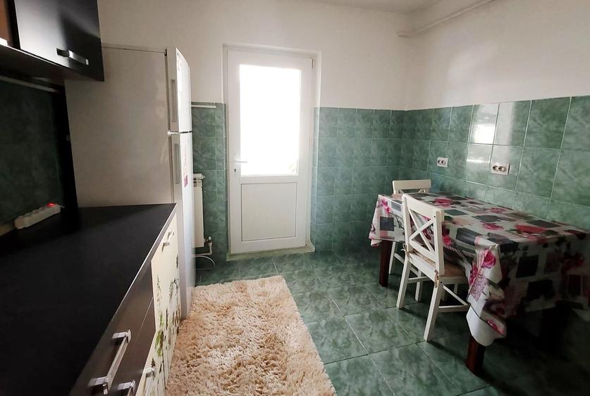 Apartament cu 2 camere decomandat în E3