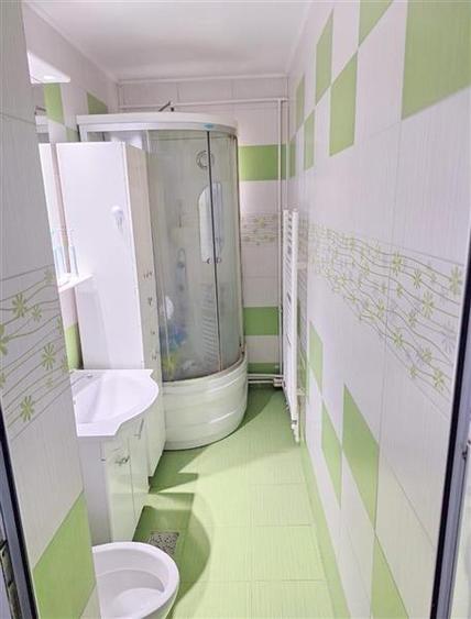 Apartament cu 3 camere nedecomandat, mobilat în Milcov