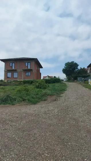 Teren de 489 mp, în Bucium