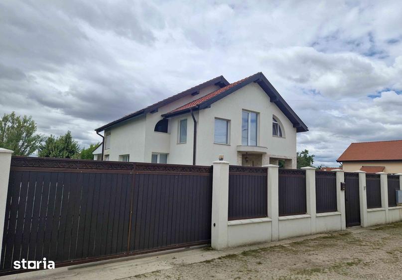 Casă cu 5 camere cu Canalizare în Sântandrei