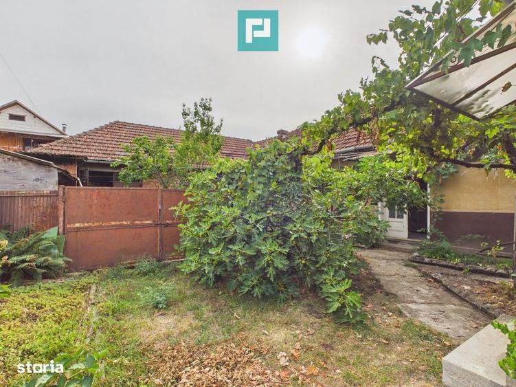 Casă cu 4 camere în Feniș