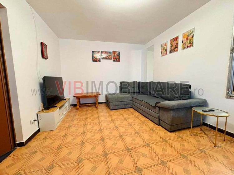 Apartament cu 2 camere decomandat în Victoriei